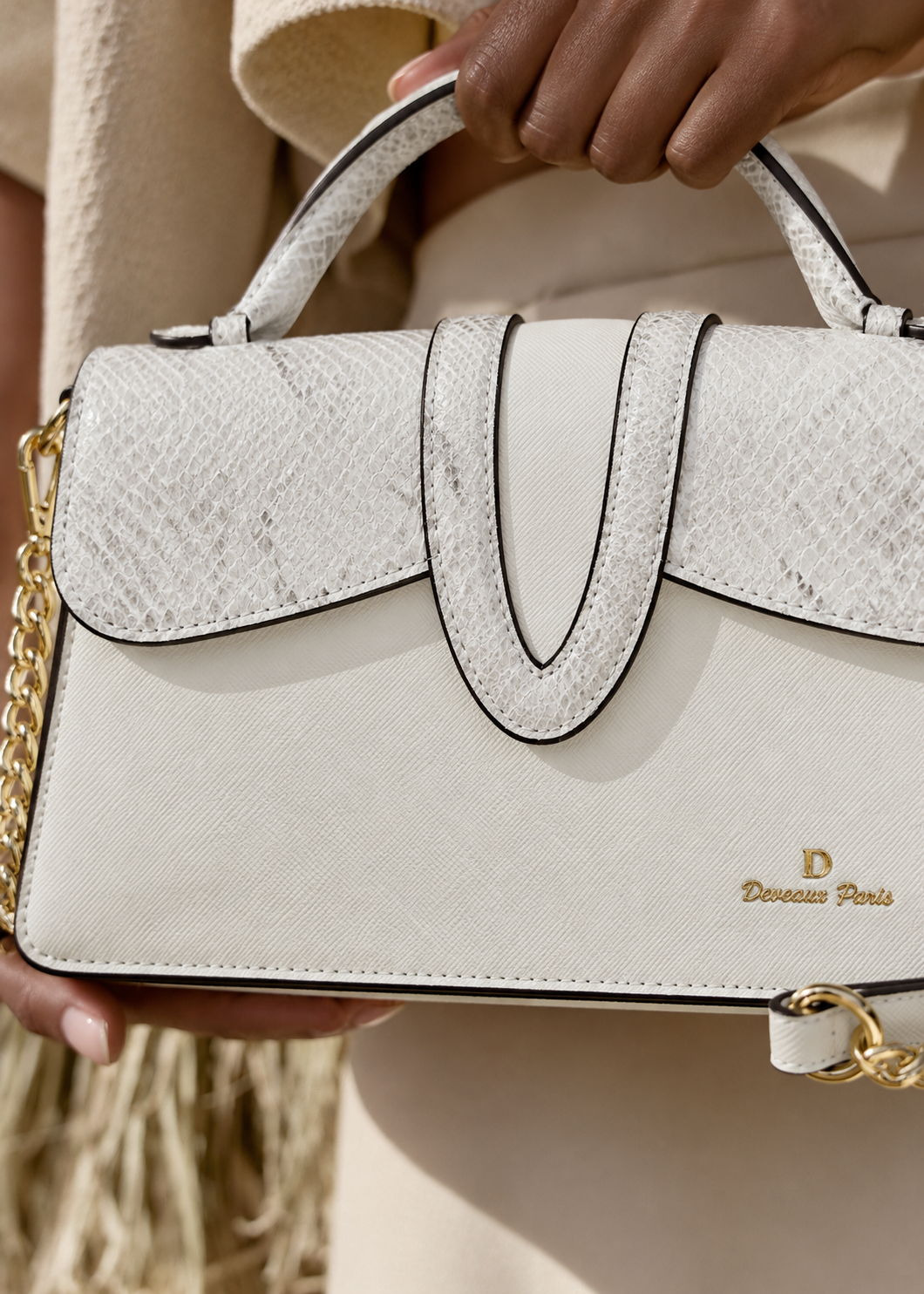 Sac à main NABILA au format compact, collection similicuir — DEVEAUX PARIS