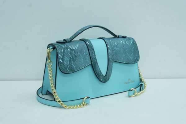 Sac à main Nabila en similicuir, coloris bleu canard — Deveaux Paris